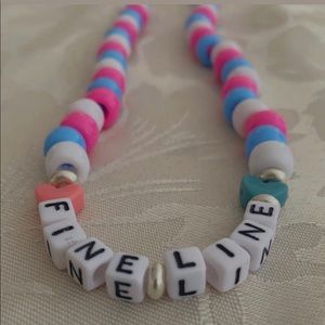 Fine line necklace